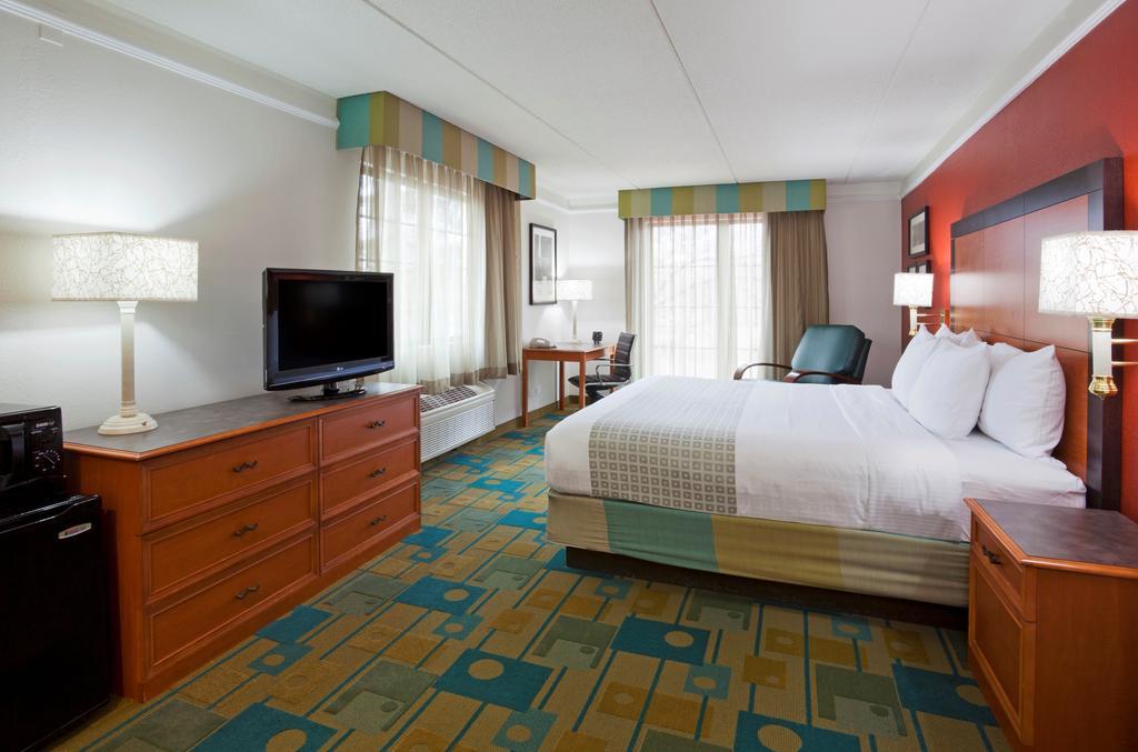 La Quinta Inn Chicago Oakbrook Terrace Extérieur photo