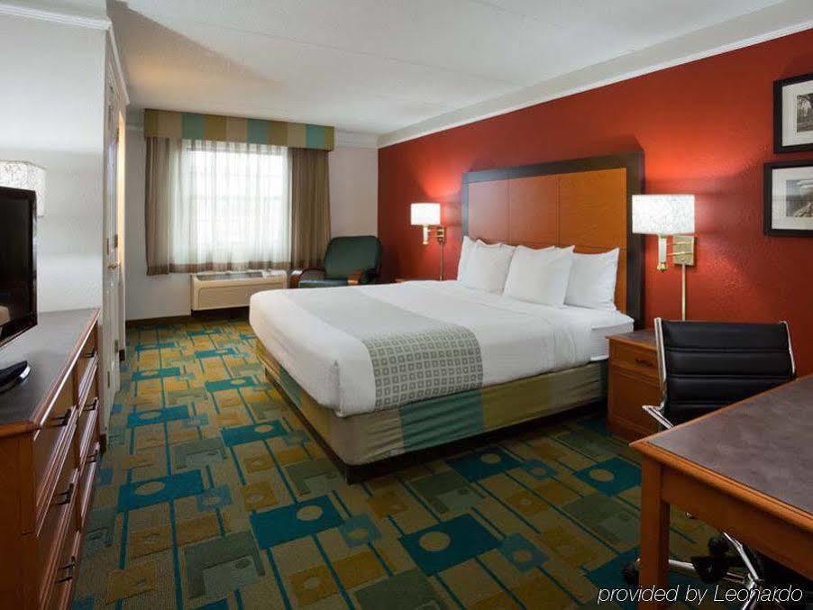 La Quinta Inn Chicago Oakbrook Terrace Extérieur photo